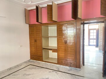 Room in 3 BHK Builder Floor at US Pine Homes, Dhakoli Village – for Rent