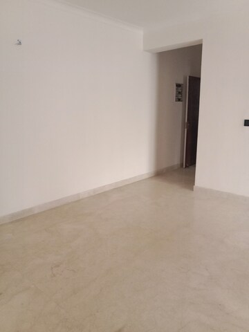 Room in 3 BHK Apartment at Pareena The Elite Residences, Sector 99 – for Sale