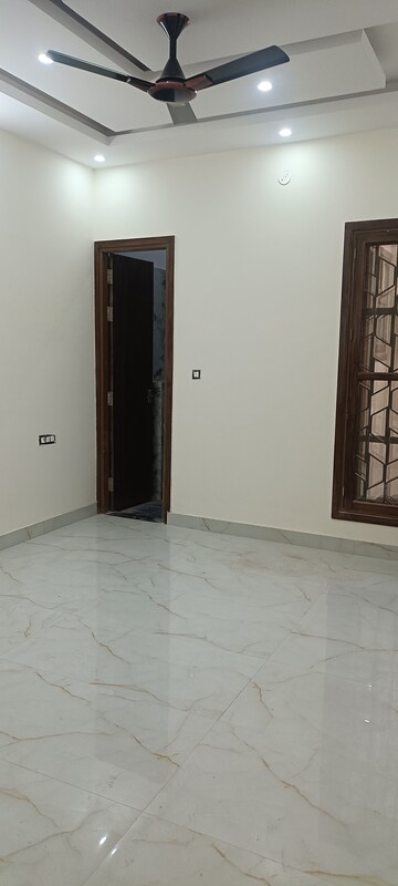 Room in 4 BHK Independent House at Malsi – for Sale