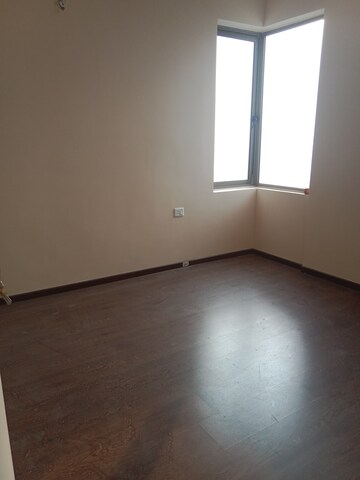 Room in 4 BHK Apartment at Pareena The Elite Residences, Sector 99 – for Sale