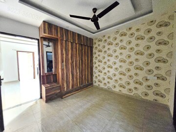 Room in 3 BHK Apartment at Sector 20 – for Sale