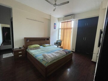 Bedroom in 3.5 BHK Apartment at Supertech 34 Pavilion, Sector 34 – for Rent