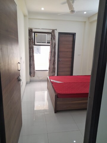 Building Lobby in 2 BHK Builder Floor at Ansal Sushant Lok I, Sector 43 – for Rent