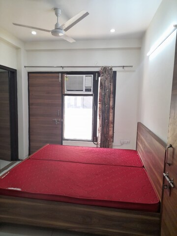Room in 2 BHK Builder Floor at Ansal Sushant Lok I, Sector 43 – for Rent