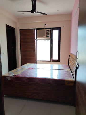 Room in 2 BHK Builder Floor at Ansal Sushant Lok I, Sector 43 – for Rent