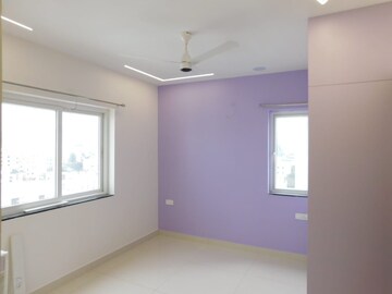 Room in 3 BHK Apartment at Ambience Courtyard, Manikonda – for Rent