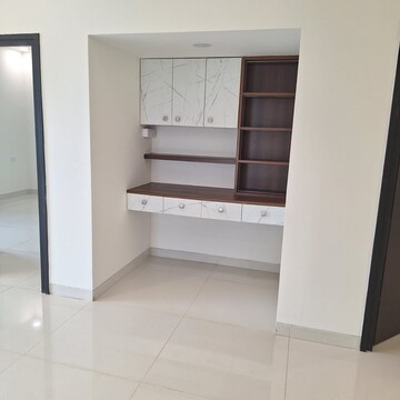 Room in 3 BHK Apartment at Honer Aquantis, Gopanpally – for Rent