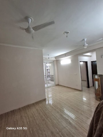 Master Bedroom in 2.5 BHK Apartment at Amrapali Golf Homes, Sector 4, Greater Noida – for Rent