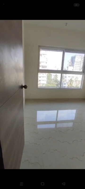 Room in 2 BHK Apartment at JP Eminence, Andheri West – for Rent