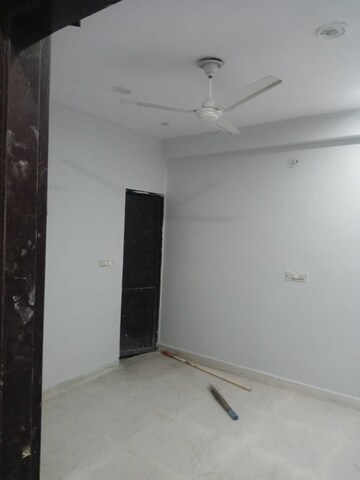 Room in 2 BHK Builder Floor at Dwarka Mor – for Rent