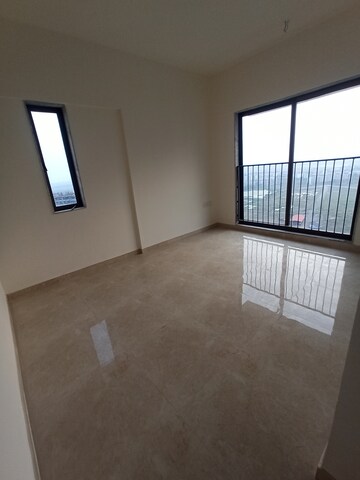Room in 1 BHK Apartment at Sunteck Maxxworld, Naigaon East – for Rent