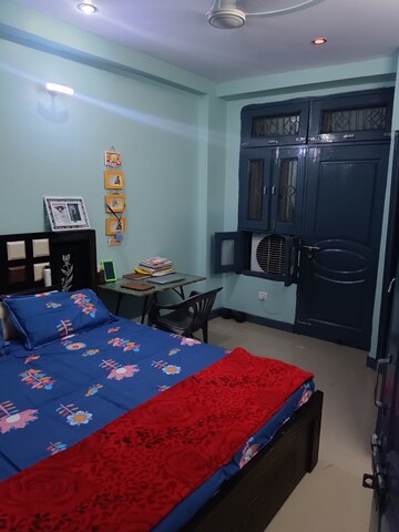 Room in 3 BHK Apartment at Uttam Nagar – for Sale