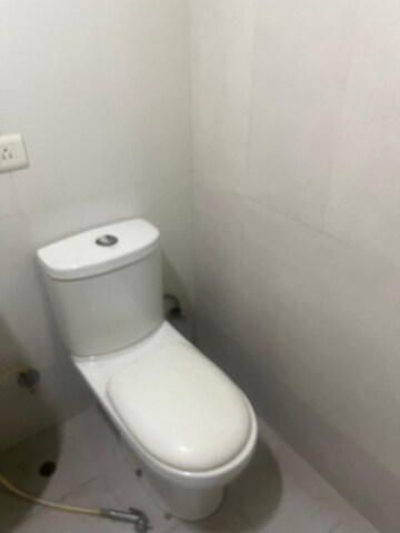 Bathroom in 3 BHK Apartment at Hiranandani Estate – for Rent