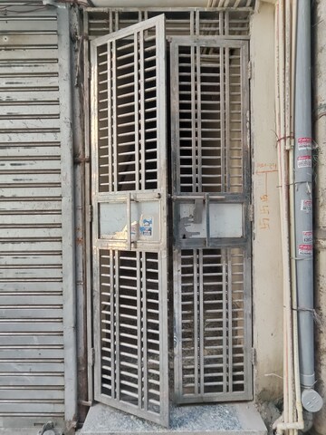 Furnished Amenities in 2 BHK Apartment at Pahar Ganj – for Sale