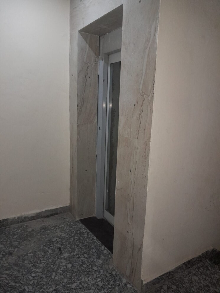 Bathroom, dwarka mor 3 Bedroom 1080 Sq.Ft. Apartment In Dwarka Mor Delhi 7974355
