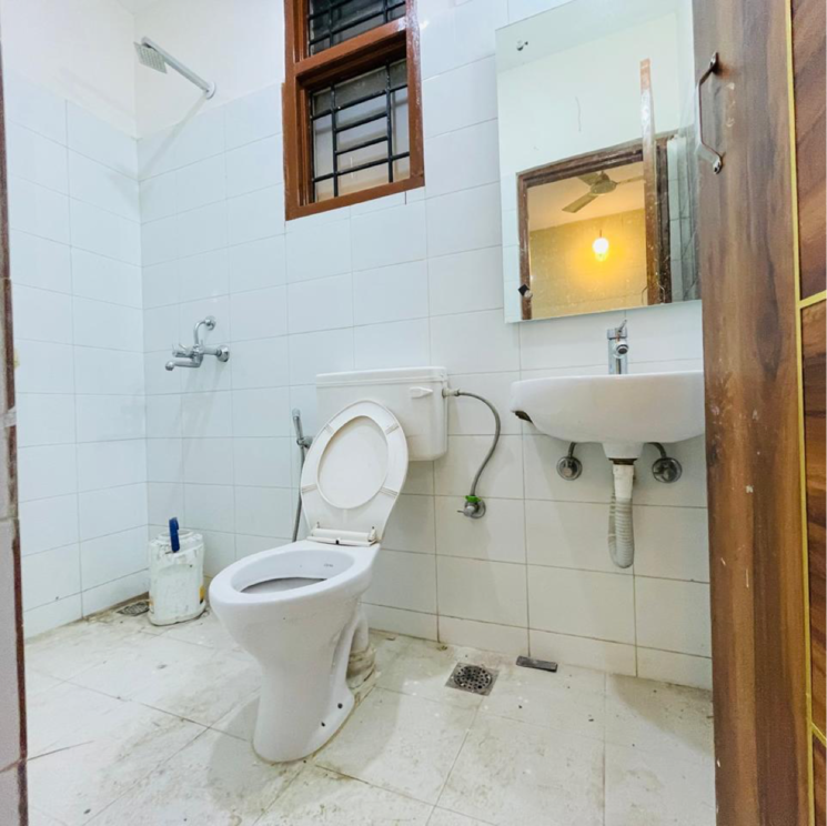 Bathroom, sushant-lok-2 2 Bedroom 180 Sq.Yd. Builder Floor In Sector 56 Gurgaon 7974388