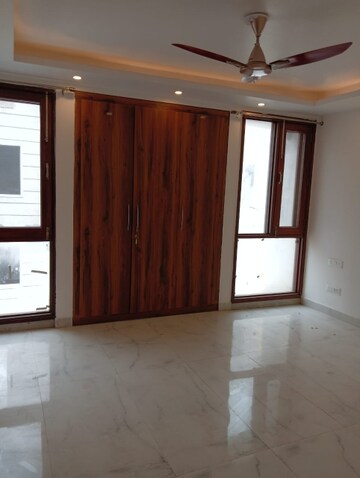 Master Bedroom in 4 BHK Builder Floor at Saket – for Rent