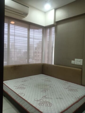 Room in 2 BHK Apartment at JP Unity Tower, Lower Parel – for Rent