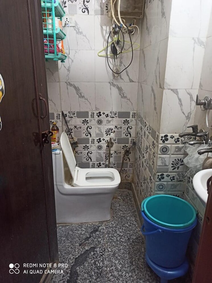 Bathroom, dwarka mor 2 Bedroom 600 Sq.Ft. Apartment In Dwarka Mor Delhi 7974493