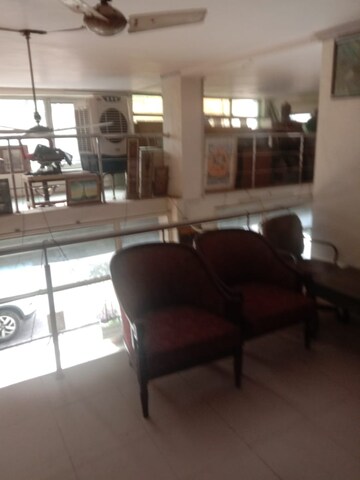 Team Area in  Showroom at Hauz Khas Market – for Rent