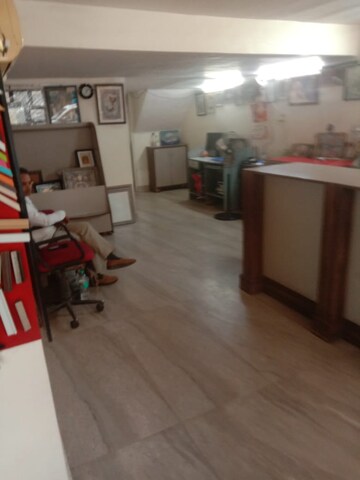 Team Area in  Showroom at Hauz Khas Market – for Rent