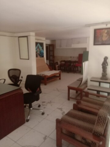 Team Area in  Showroom at Hauz Khas Market – for Rent