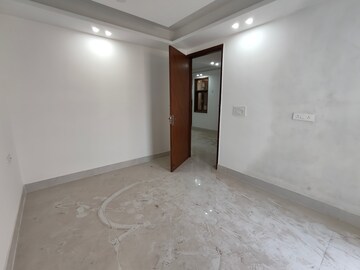 Room in 3 BHK Builder Floor at Chattarpur – for Sale