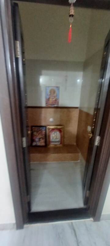 Furnished Amenities in 3 BHK Apartment at Kondapur – for Sale