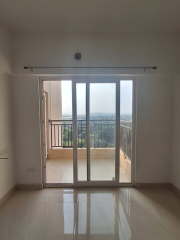 Room in 2 BHK Apartment at Ace Divino, Sector 1 Greater Noida – for Rent