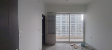 Room in 3 BHK Apartment at Mahagun Mirabella, Sector 79 – for Rent