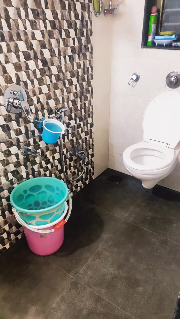 Bathroom, harshal-devchhaya 1 Bedroom 471 Sq.Ft. Apartment In Dahisar East Mumbai 7974586