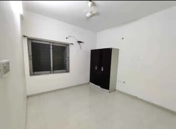 Room in 2.5 BHK Apartment at Marina Skies, Hi Tech City – for Rent