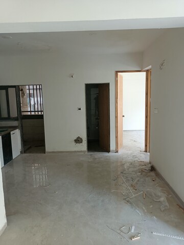 Room in 3 BHK Apartment at Sargasan – for Rent