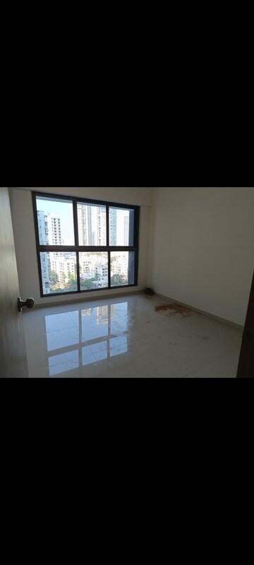 Room in 2 BHK Apartment at Rajesh Raj Infinia, Malad West – for Rent