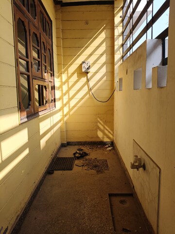 Balcony in 2 BHK Independent House at Jankipuram Extension – for Rent