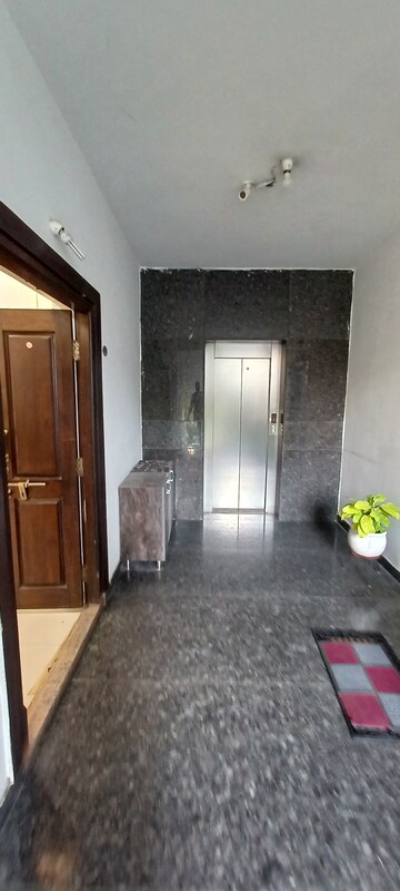 Furnished Amenities in 3 BHK Apartment at Hi Tech City – for Rent