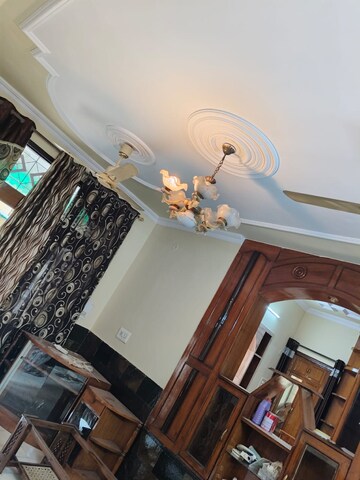 Furnished Amenities in 3 BHK Apartment at Sector 4, Dwarka – for Rent