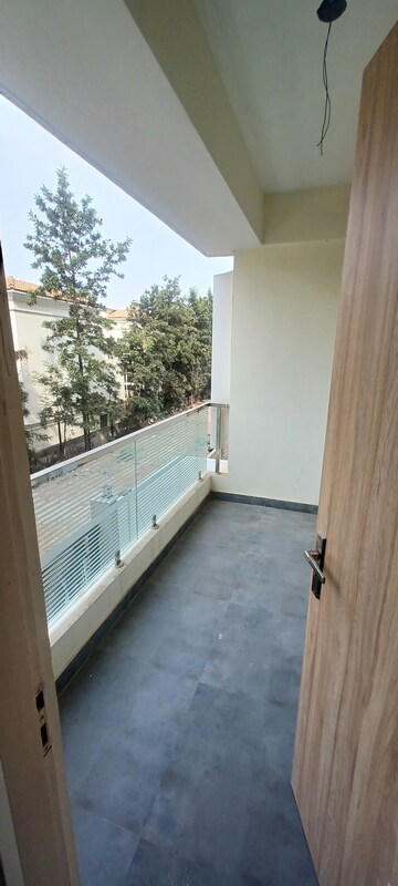 Furnished Amenities in 3 BHK Apartment at Kondapur – for Sale