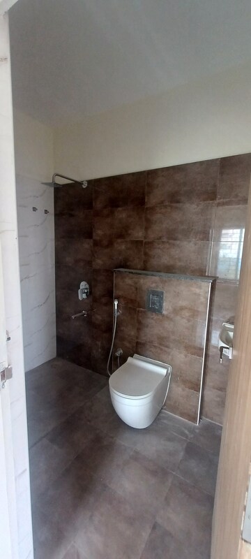 Furnished Amenities in 3 BHK Apartment at Kondapur – for Sale
