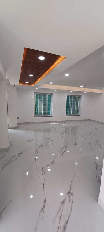 Furnished Amenities in 3 BHK Apartment at Kondapur – for Sale
