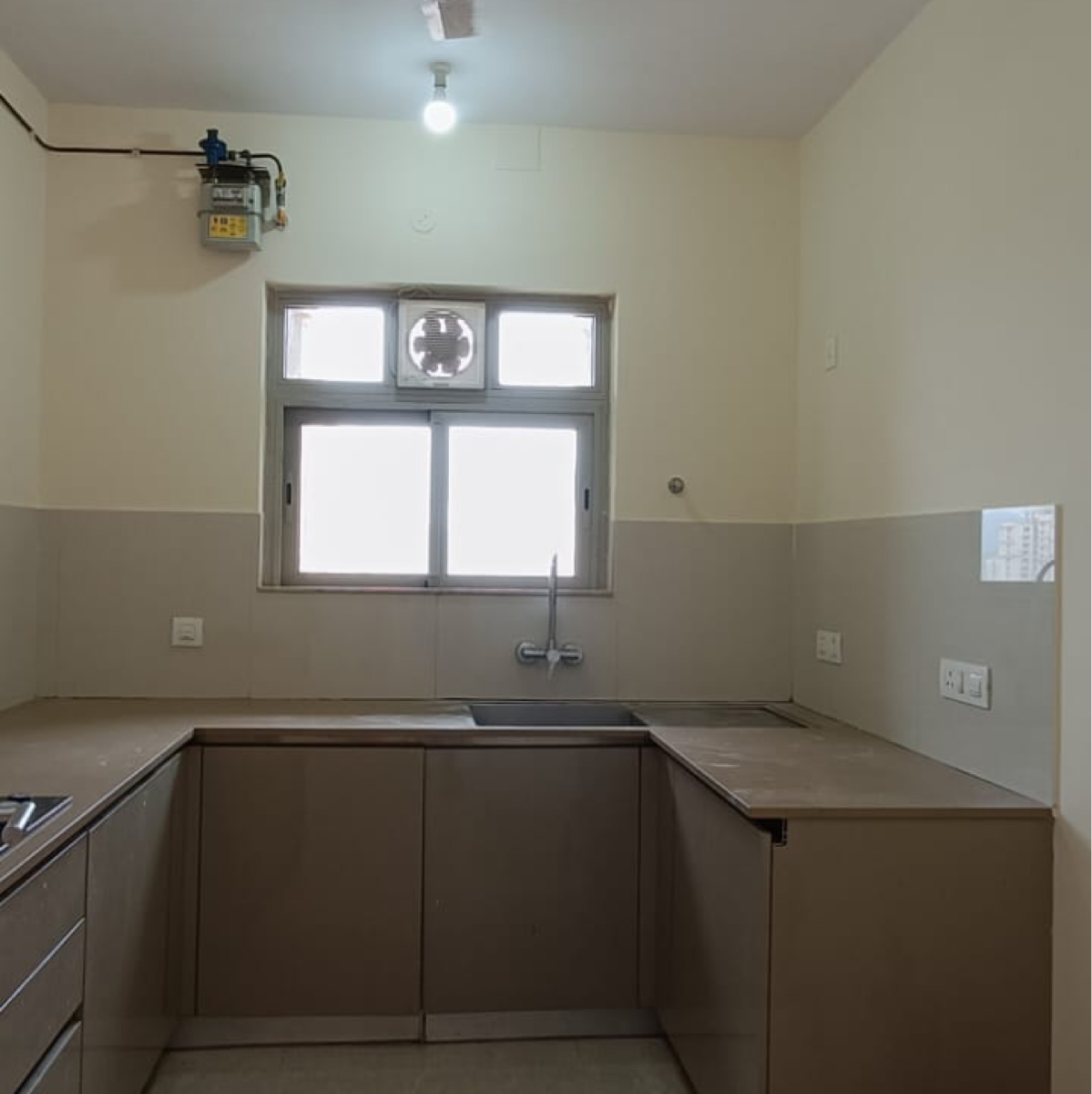 2 BHK + Pooja Room Apartment For Sale in Hiranandani Estate Flamingo