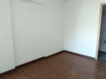 Room in 2 BHK Apartment at Rajesh Raj Infinia, Malad West – for Rent