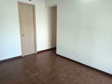 Room in 2 BHK Apartment at Rajesh Raj Infinia, Malad West – for Rent