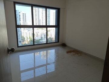Room in 2 BHK Apartment at Rajesh Raj Infinia, Malad West – for Rent