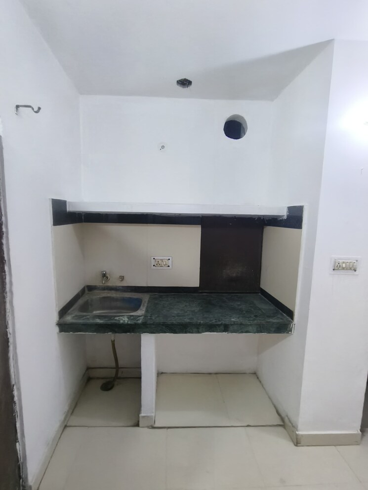 Kitchen, new ashok nagar 1 RK 400 Sq.Ft. Builder Floor In New Ashok Nagar Delhi 7974948