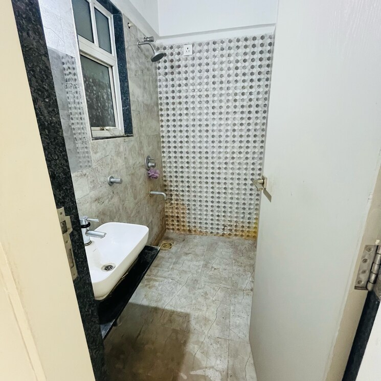 Bathroom, brahma-waterbay 2 Bedroom 923 Sq.Ft. Apartment In Pune East Pune 7974947