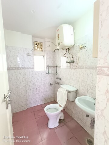 Bathroom in 2 BHK Apartment at Maple Heights, Sector 43 – for Rent