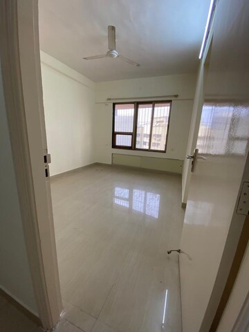 Room in 2 BHK Apartment at Cosmic Heights, Wadala – for Rent