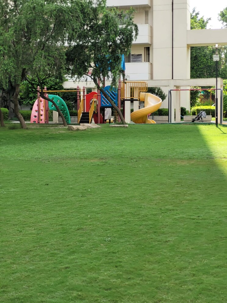 Garden, bestech-park-view-spa 4 Bedroom 3125 Sq.Ft. Apartment In Sector 47 Gurgaon 7974992