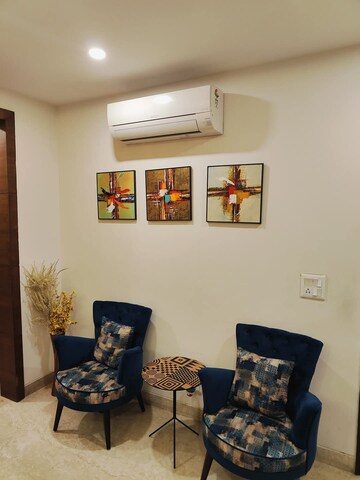 Living Room in 3 BHK Builder Floor at Sector 7 – for Rent